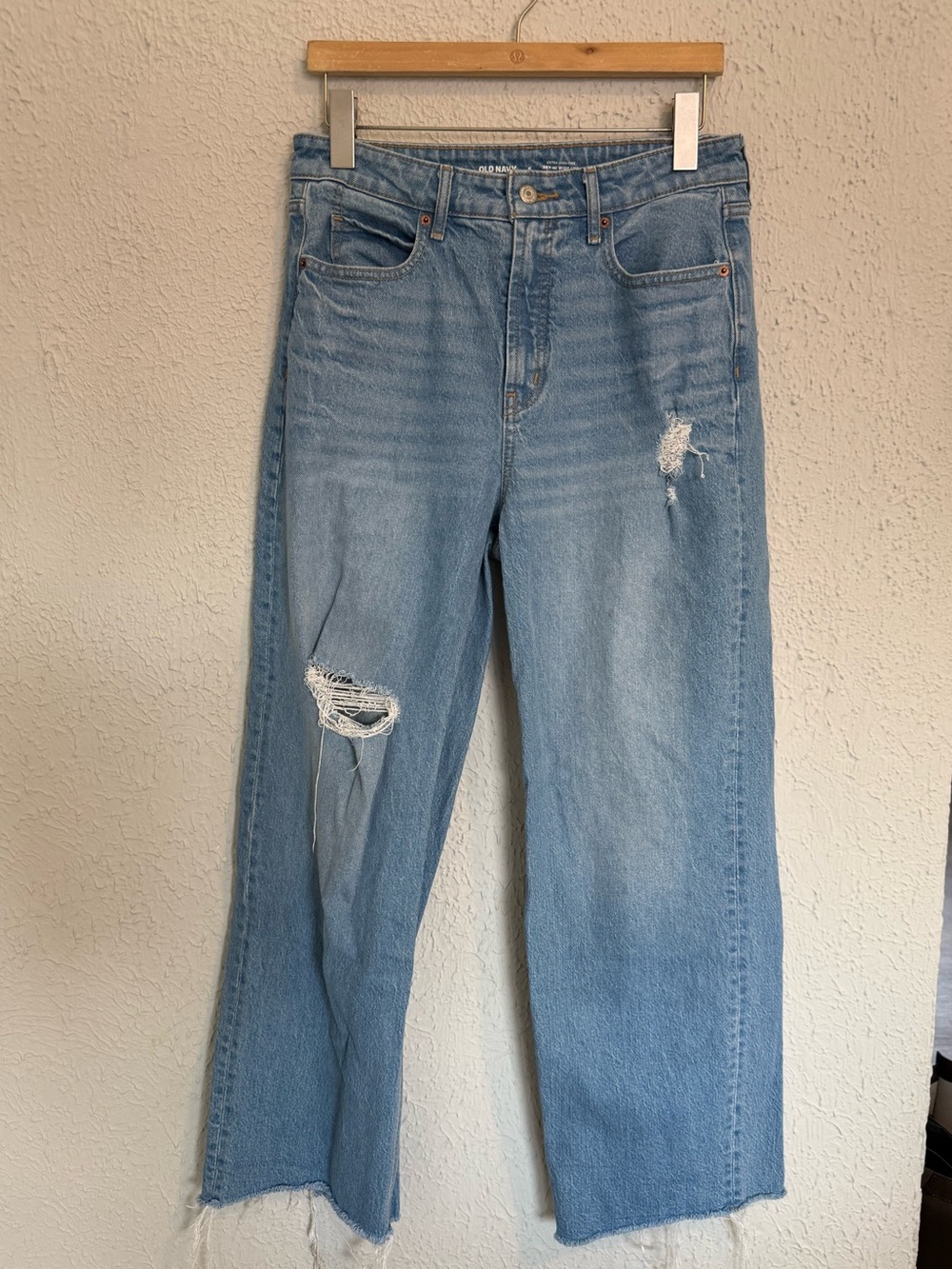 Distressed High Rise Jeans